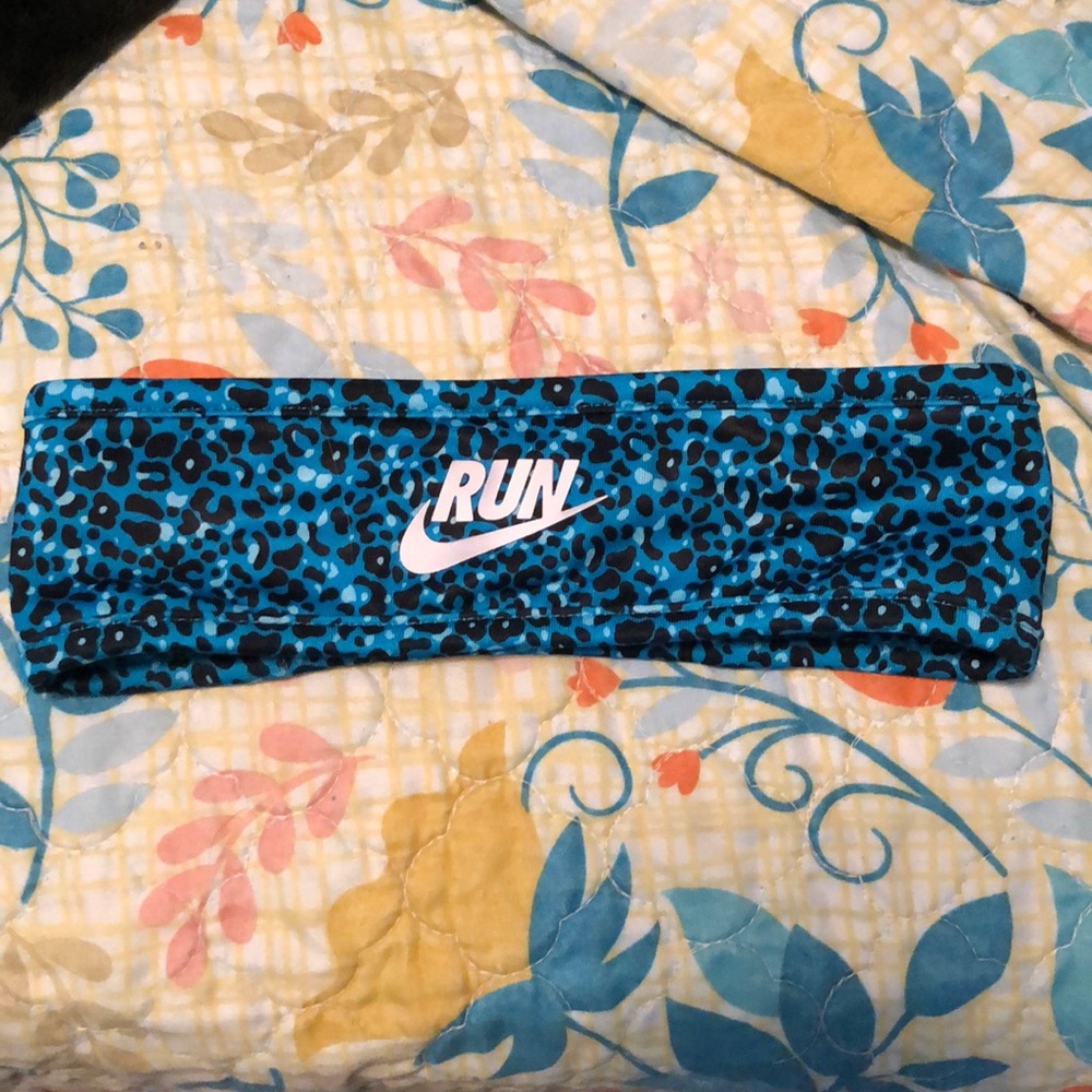 Reversible Nike headband